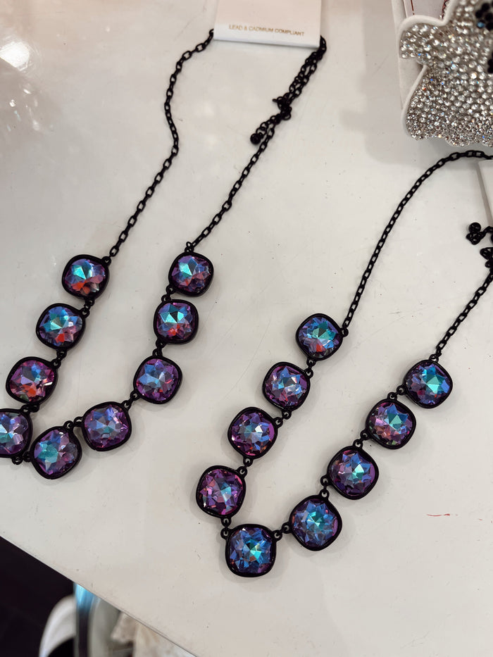 iridescent necklace black