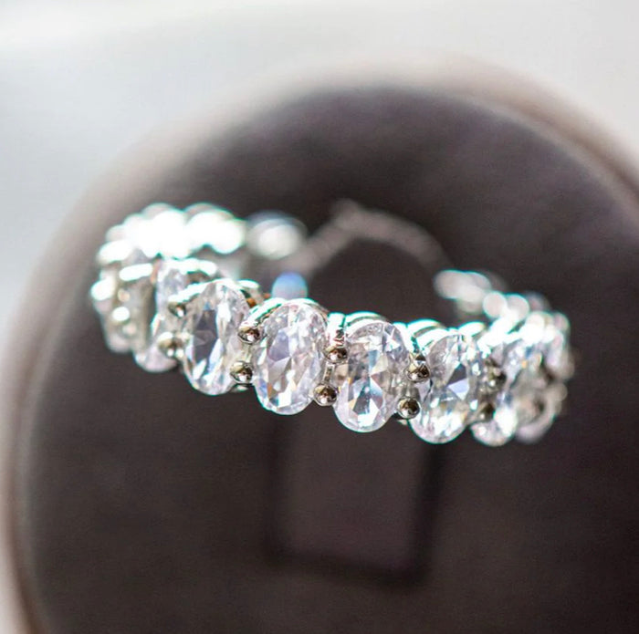 Madeline oval ring